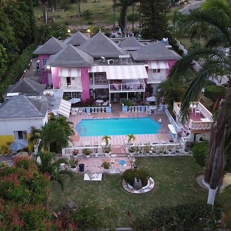 Pink Hibiscus Bed And Breakfast Montego Bay Esterno foto