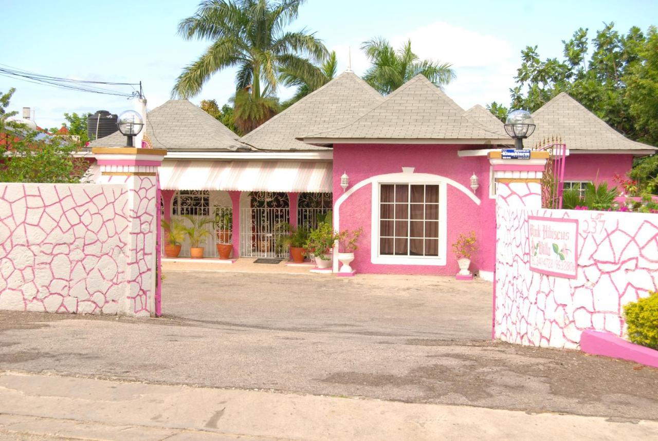 Pink Hibiscus Bed And Breakfast Montego Bay Esterno foto